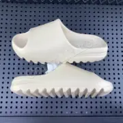【現貨】YEEZY Slide “Bone” FW6345 kanye west YZY 拖鞋 鞋子 休閒拖 踩屎感 骨白