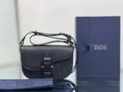 D1OR Oblique Mini Saddle  經典老花緹花 刺繡帆布拼荔枝紋牛皮 馬鞍包小包側背包
