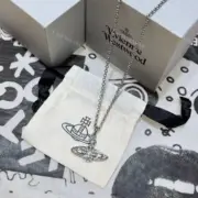 【現貨】Viv1enne Westwood mini bas relief pendant 滿鑽星球浮雕 項鍊吊墜