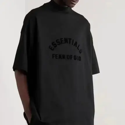 23SS FOG ESSENTIALS 副線 膠標 短袖T恤 FEAR OF GOD 玄青黑 圓弧字母