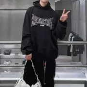 【現貨】巴黎 BLC 24FW 胸口大logo 開裂破壞印花 帽T連帽衛衣帽衫 黑色