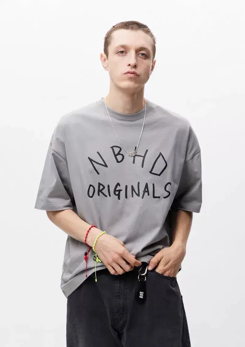 detail_01-57 【預售】NEIGHBORHOOD 24SS SHELTECH 草寫字母印花 短袖T恤 NBHD:圖片 1