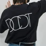 【預售】DESCENTDANT 25SS PORT SWITCHING 背後大字母 拼接 短袖T恤 三色 DCDT