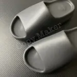 【現貨】YEEZY Slide “Onyx” HQ6448 kanye west YZY 拖鞋 鞋子 休閒拖 踩屎感 黑瑪瑙 黑色
