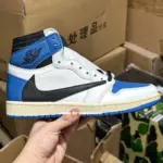 【預售】Travis Scott x Fragment Design x Air Jordan 1 High OG SP 三方聯名 閃電倒鉤 高筒 AJ1