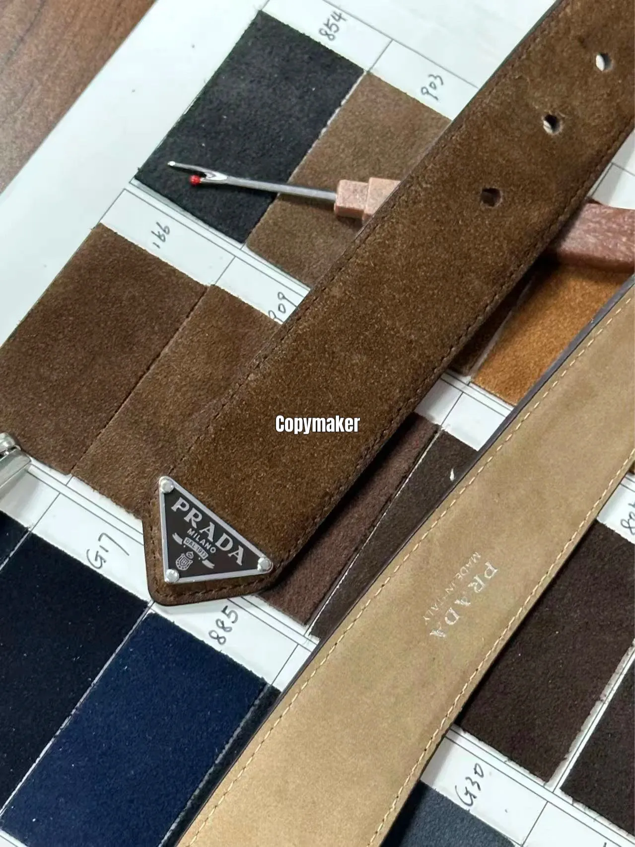 【現貨】【過驗】PRA 25FW 三角標 麂皮頭層牛皮 美拉德色系KF原廠三角牌皮帶腰帶