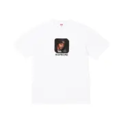 【預售】Sup x Wu-Tang Clan FW25 WEEK10 Clan RZA Tee 人物圖像短袖T恤 黑/白：圖片 3