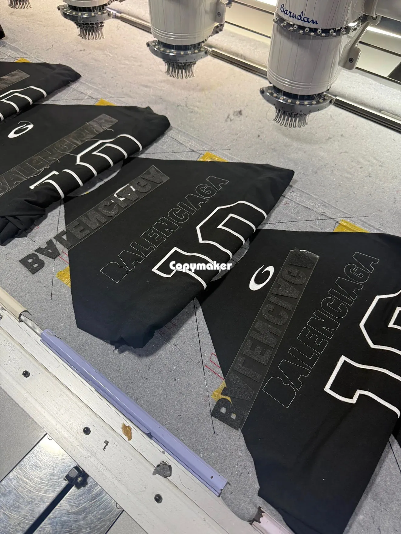 【預售】【過驗】巴黎 BLC 26SS x NBA 聯名 拼接刺繡logo 短袖T恤足球衣 黑色