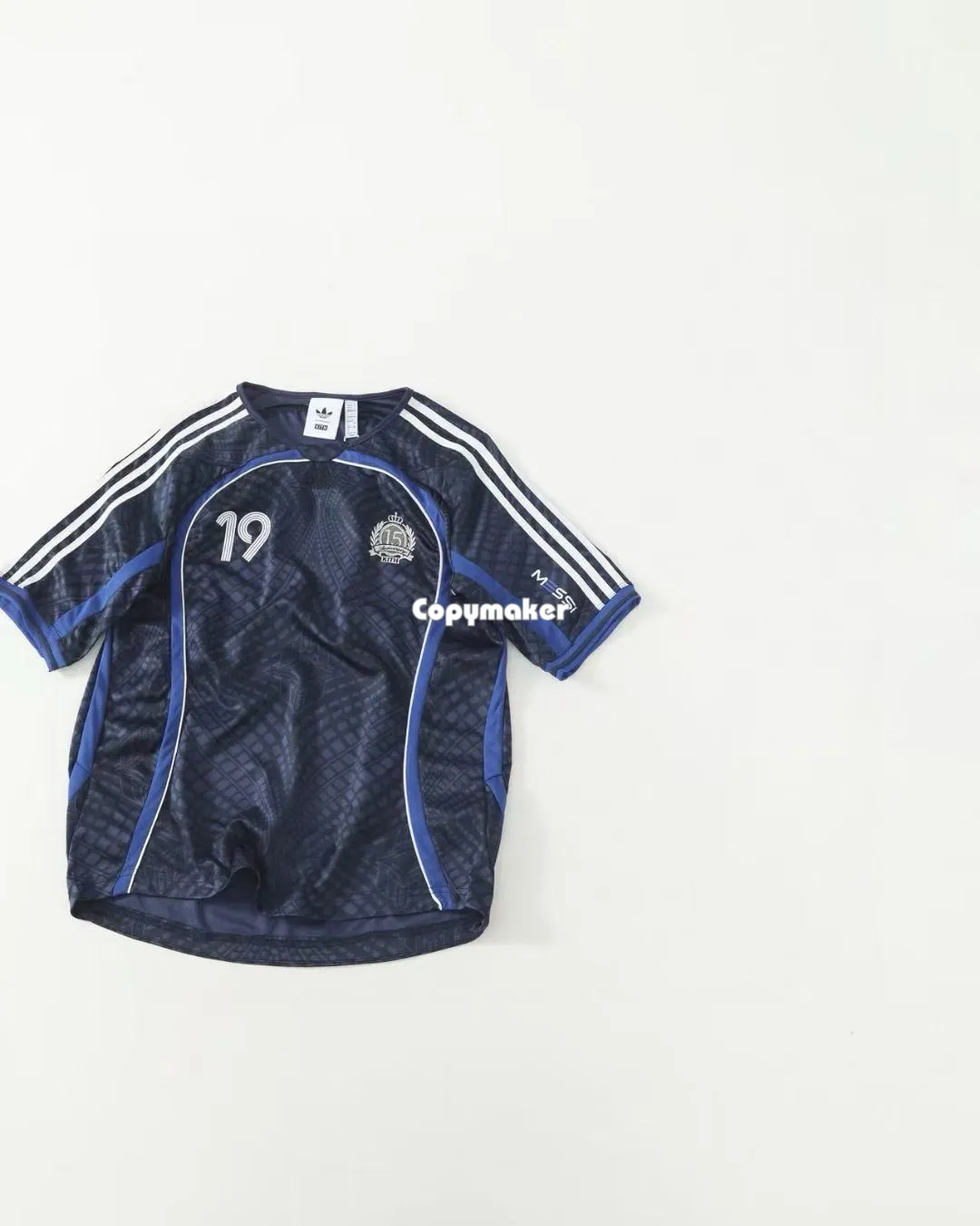 【預售】KITH x MESSI x AD  26SS 三方聯名 條紋印花球衣短袖T恤 二色
