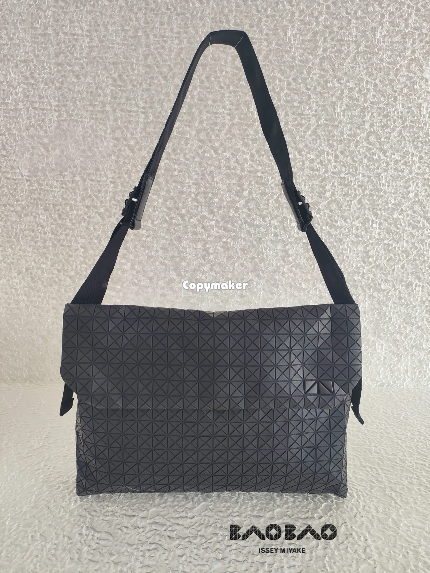 【預售】ISSEY M1YAKE 三宅 Kuro 郵差包單肩包側背包斜背包 黑色