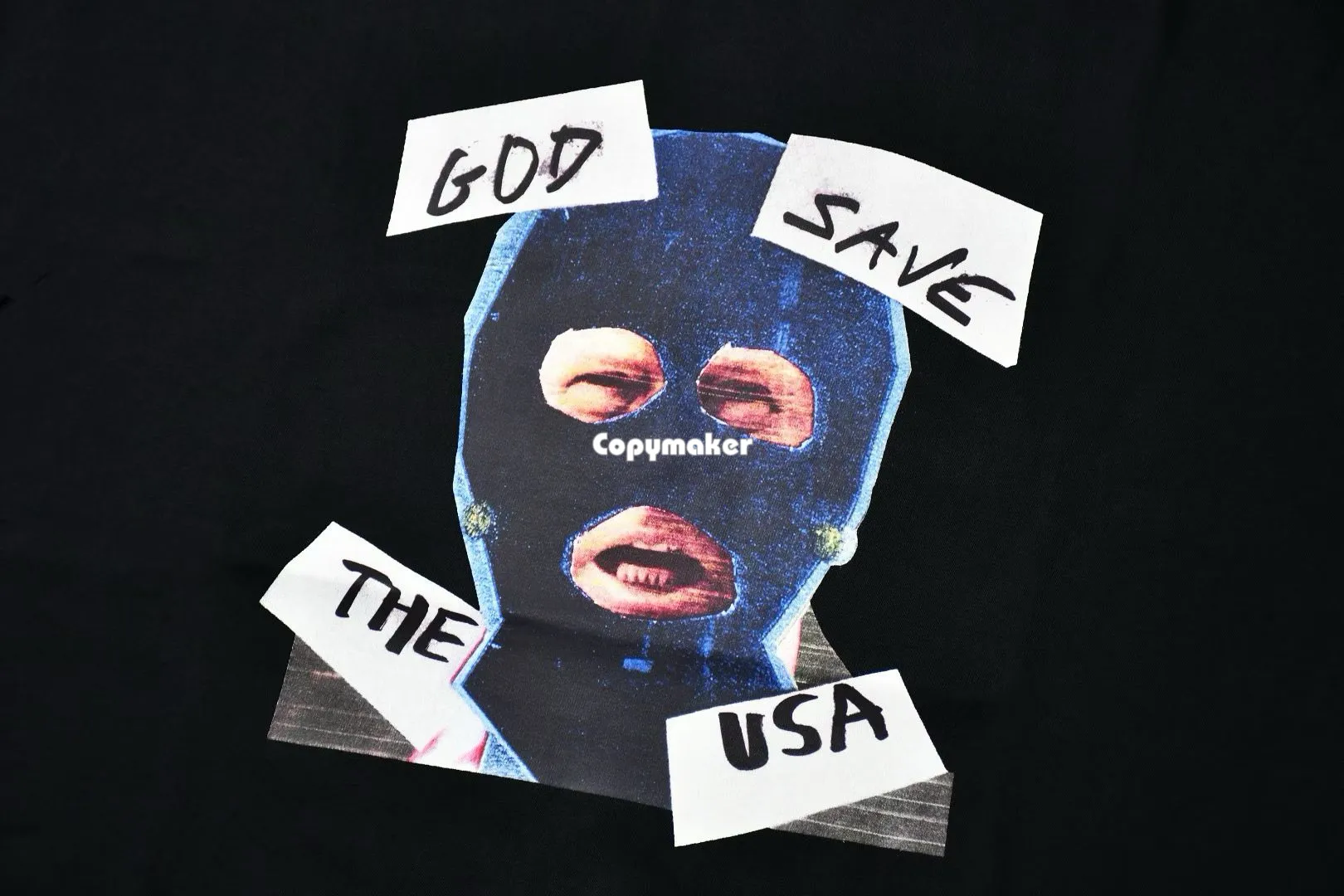 【預售】Sup SS26 WEEK7 God Save Us Tee 蒙面人圖像 短袖T恤 黑/白