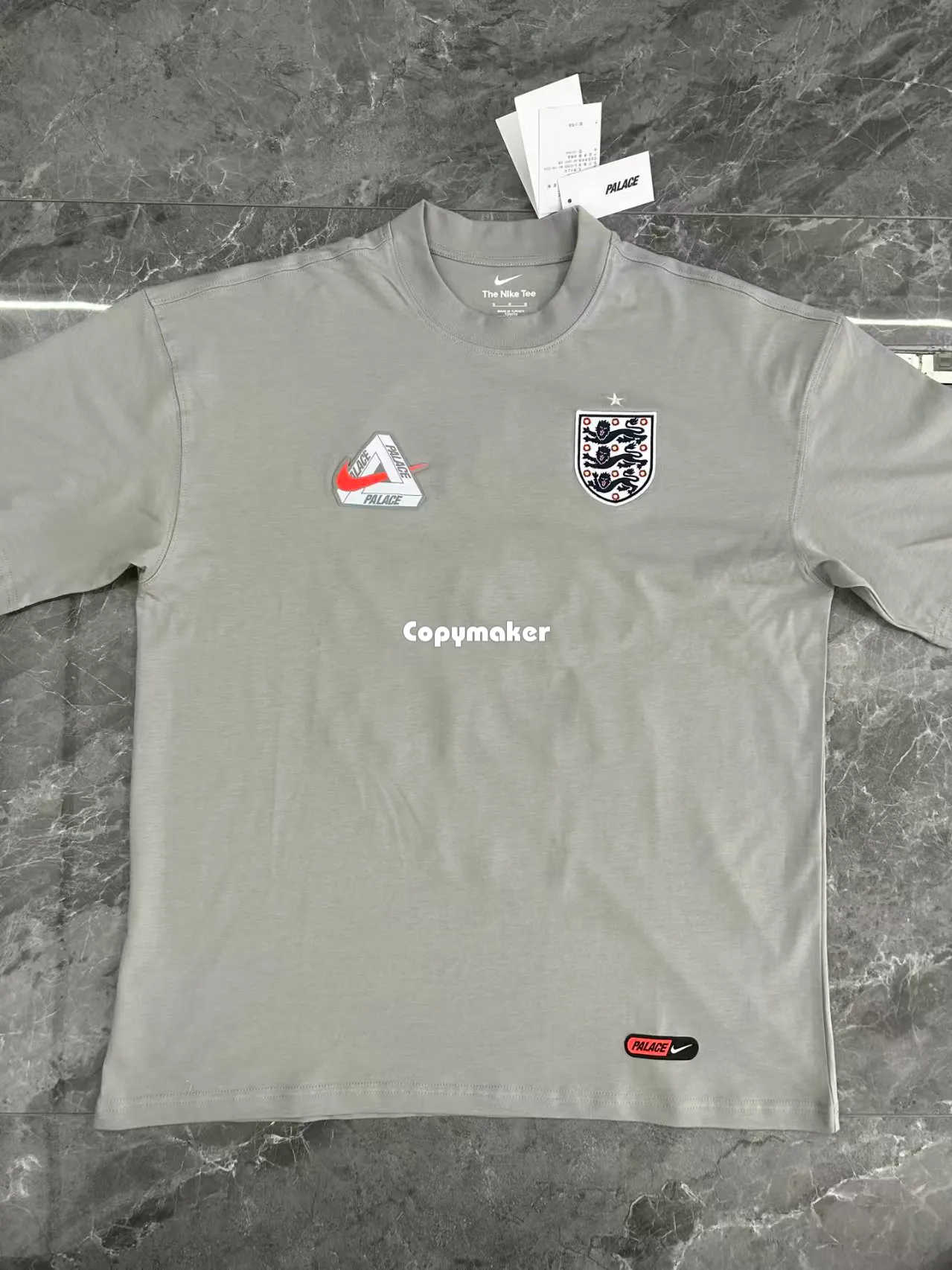 【預售】PALACE x NK x 英格蘭足球隊 26SS 三方聯名刺繡印花 後背大印花 短袖T恤