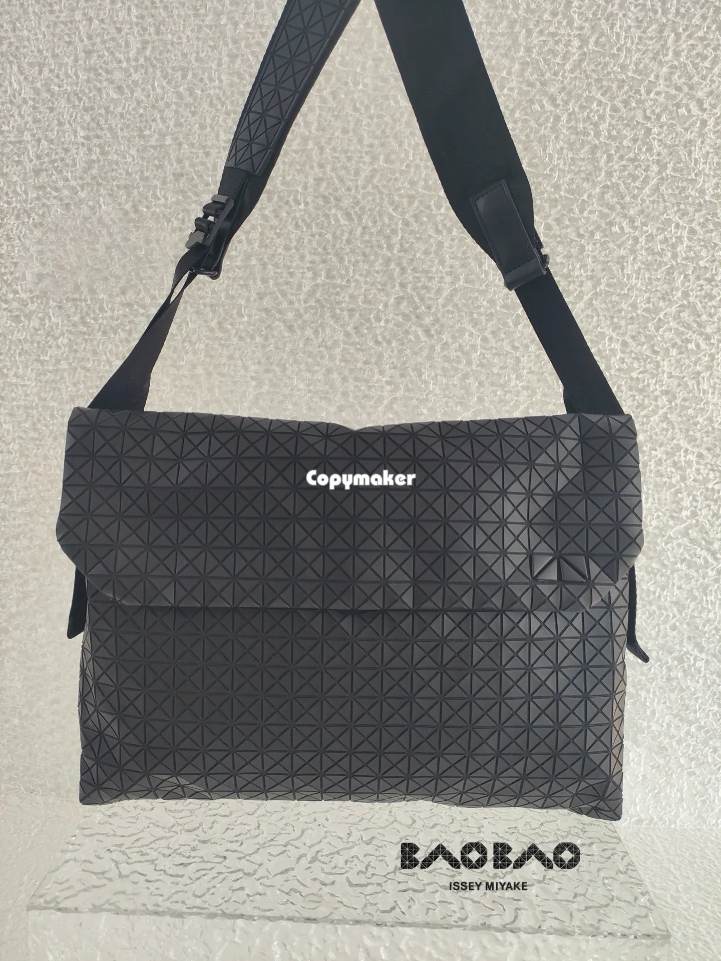 【預售】ISSEY M1YAKE 三宅 Kuro 郵差包單肩包側背包斜背包 黑色