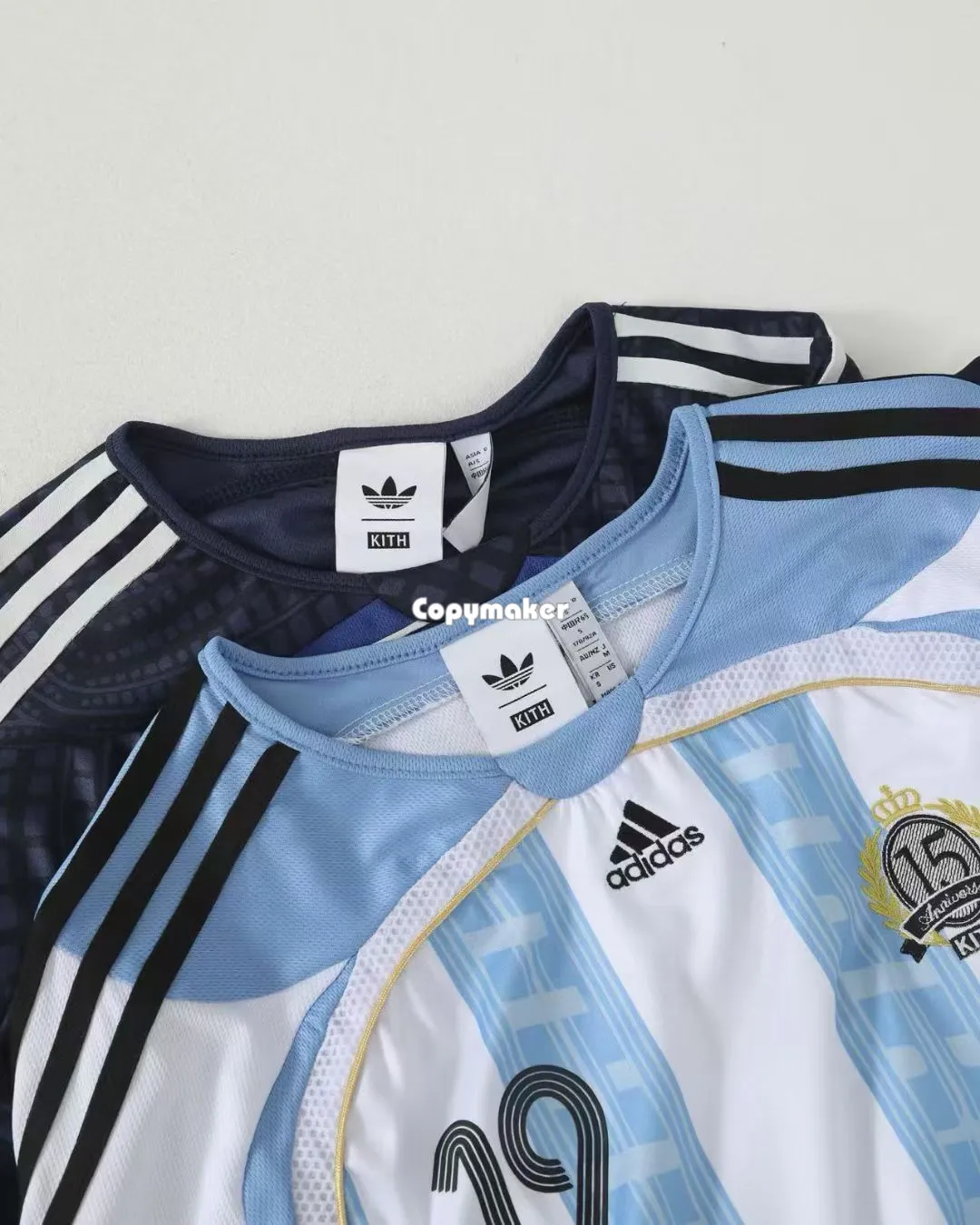 【預售】KITH x MESSI x AD  26SS 三方聯名 條紋印花球衣短袖T恤 二色