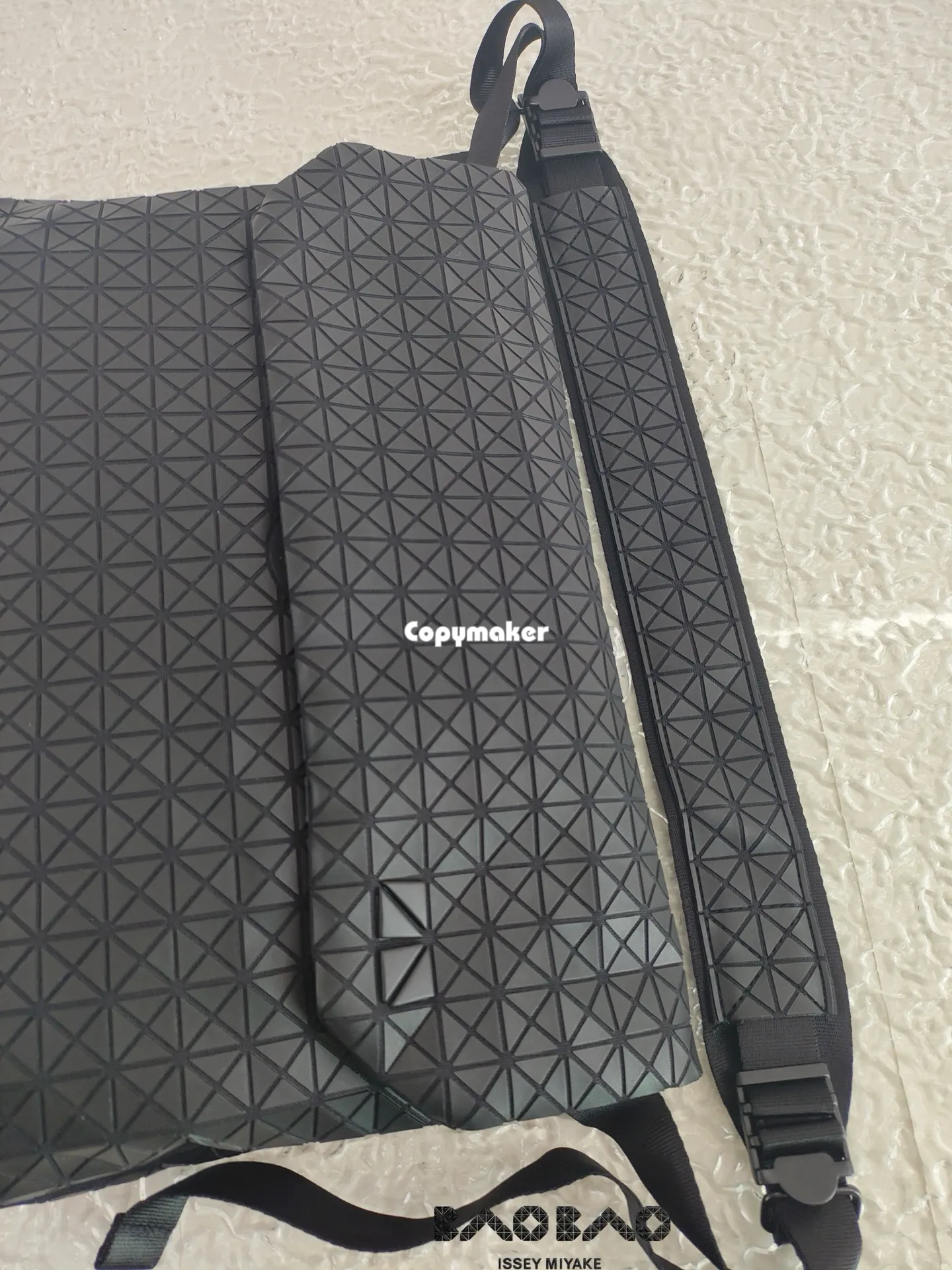 【預售】ISSEY M1YAKE 三宅 Kuro 郵差包單肩包側背包斜背包 黑色