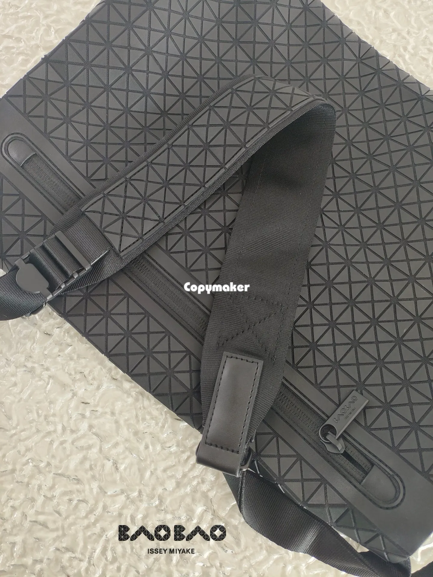 【預售】ISSEY M1YAKE 三宅 Kuro 郵差包單肩包側背包斜背包 黑色