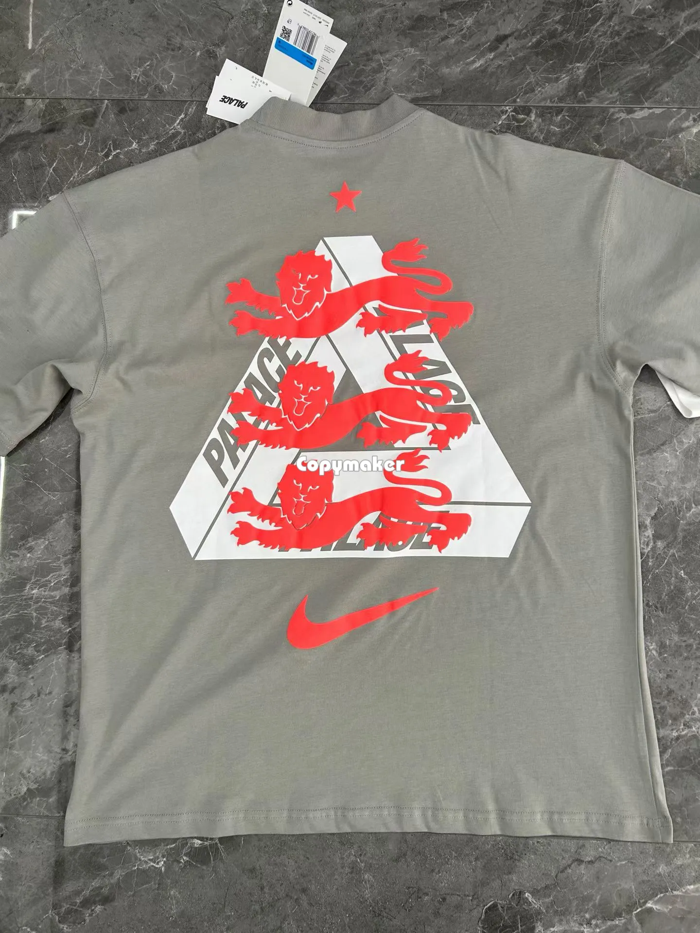 【預售】PALACE x NK x 英格蘭足球隊 26SS 三方聯名刺繡印花 後背大印花 短袖T恤