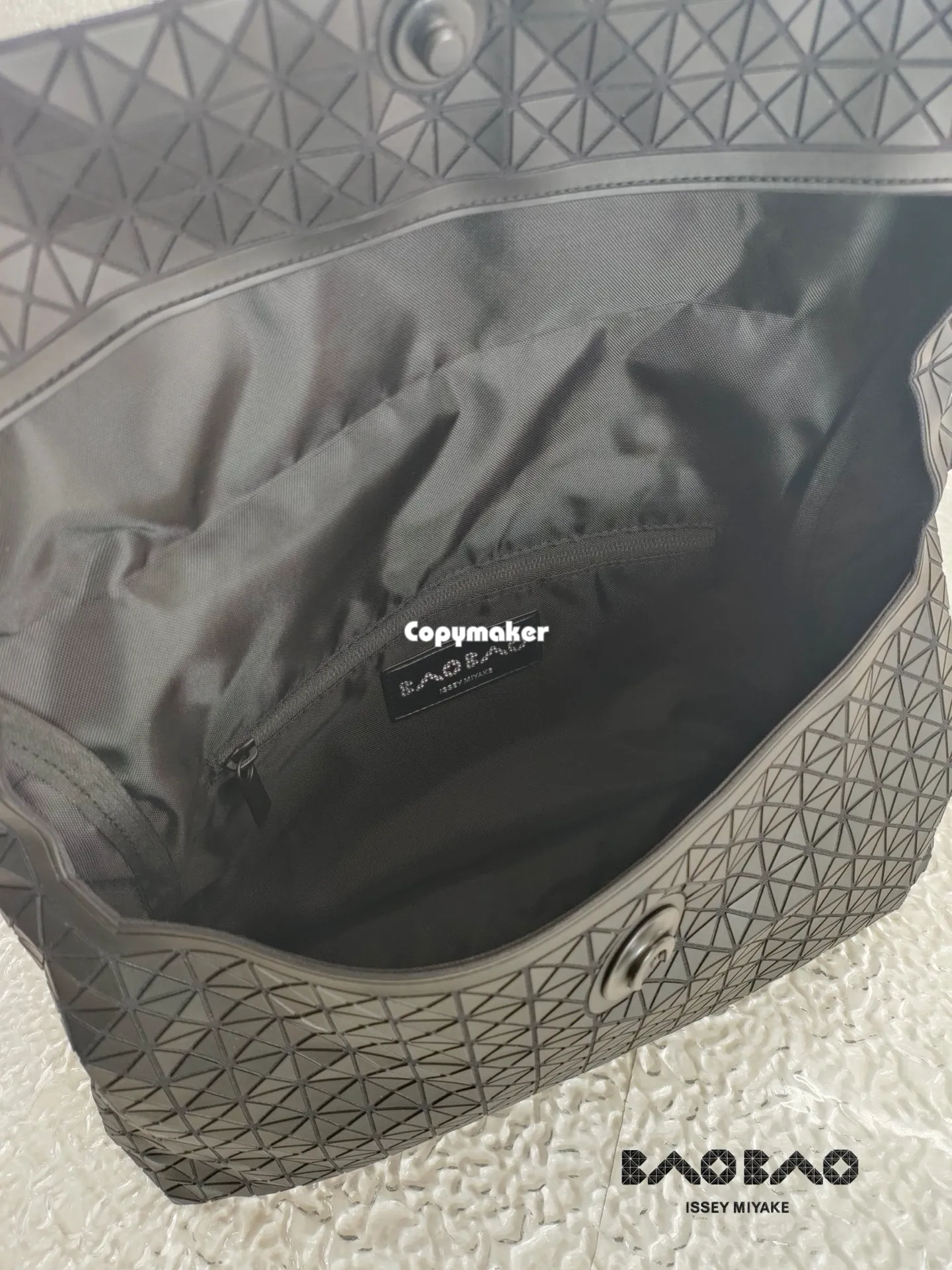 【預售】ISSEY M1YAKE 三宅 Kuro 郵差包單肩包側背包斜背包 黑色