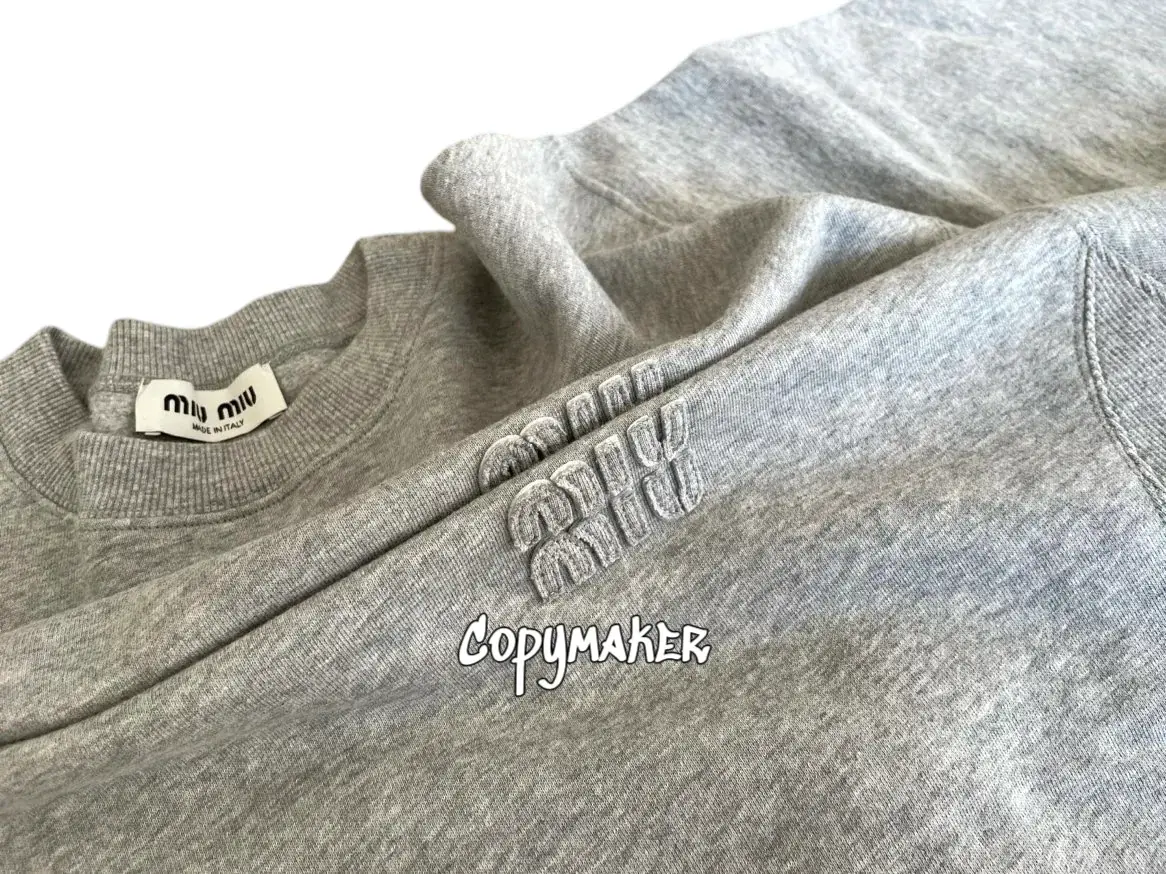 M1U M1U 23FW 繆繆 字母Logo貼布刺繡 簡約基本款 大學T圓領衛衣長袖 花灰色