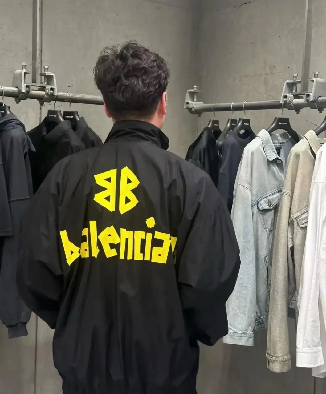 【現貨】巴黎 BLC 24FW 秀款 膠帶 繃帶logo 防水防曬 外套夾克風衣衝鋒衣