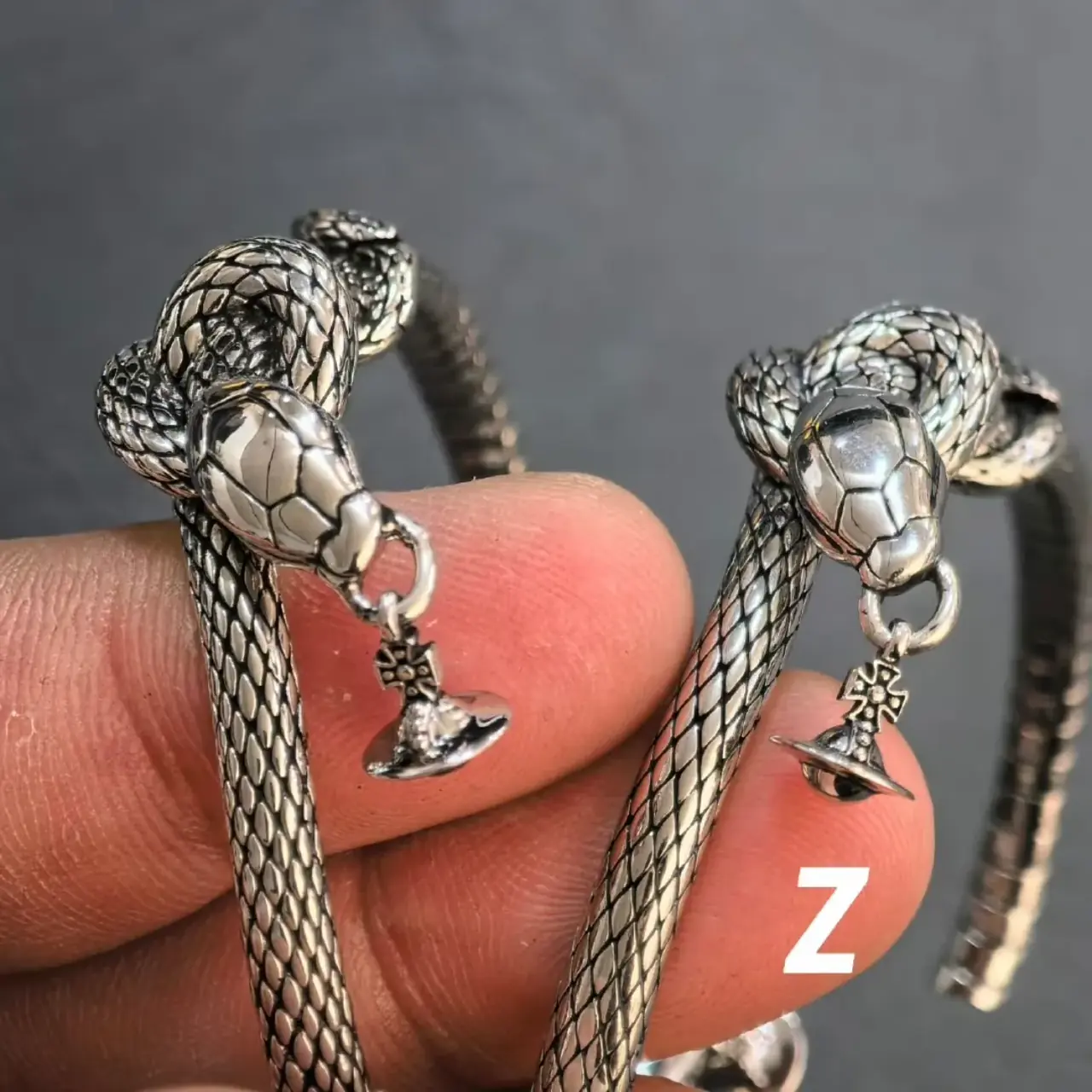 【現貨】【過驗】Viv1enne Westwood ALBANE BRACELET 蛇年限定 黃銅靈蛇手鍊手環