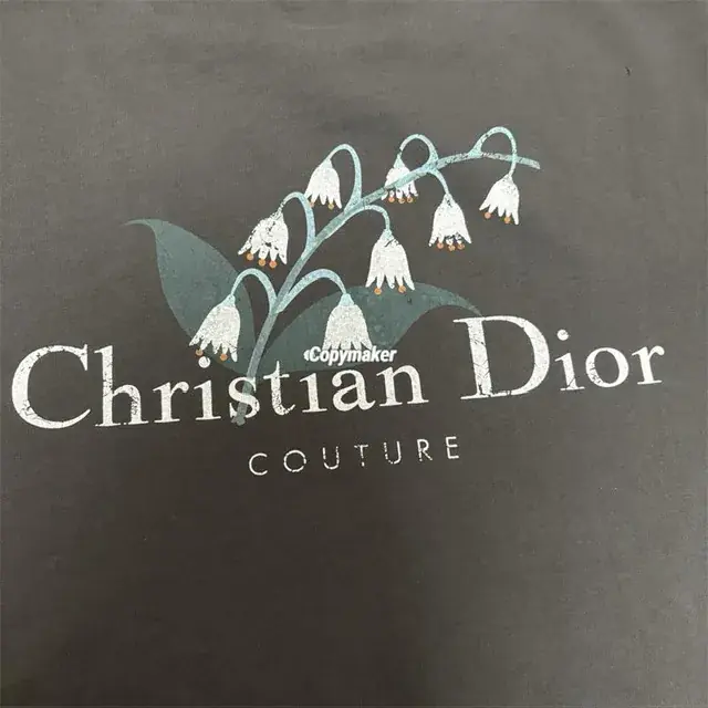 【現貨】D1OR 25FW Couture 開裂小破壞 胸前字母logo 背後鈴蘭花 短袖T恤 黑色/白色