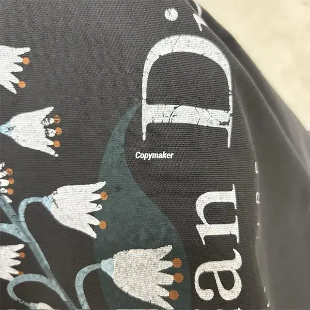 【現貨】D1OR 25FW Couture 開裂小破壞 胸前字母logo 背後鈴蘭花 短袖T恤 黑色/白色