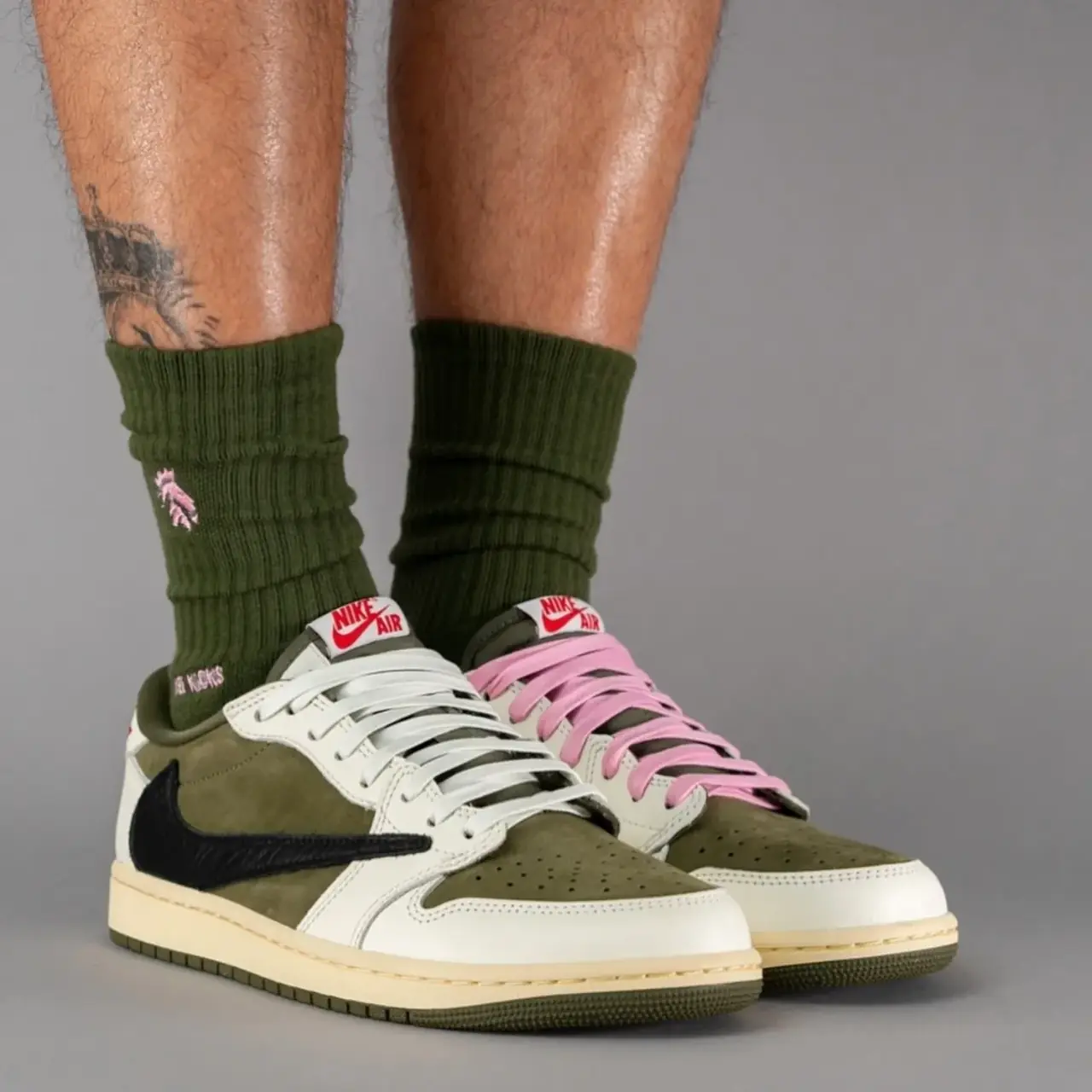 【預售】Travis Scott x Air Jordan 1 Low OG “Olive” 聯名 反轉橄欖綠 倒鉤8.0 AJ1