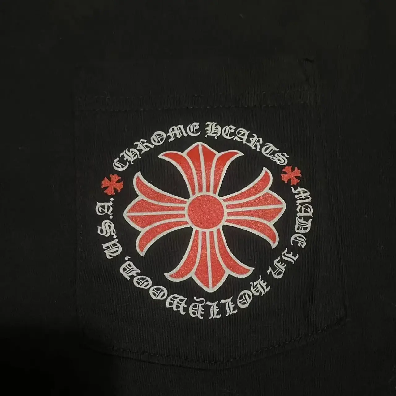 【現貨】【福利回饋】Chrome Hearts Made In Hollywood Tee 口袋紅色十字架梵文 短袖T恤 CH克羅心