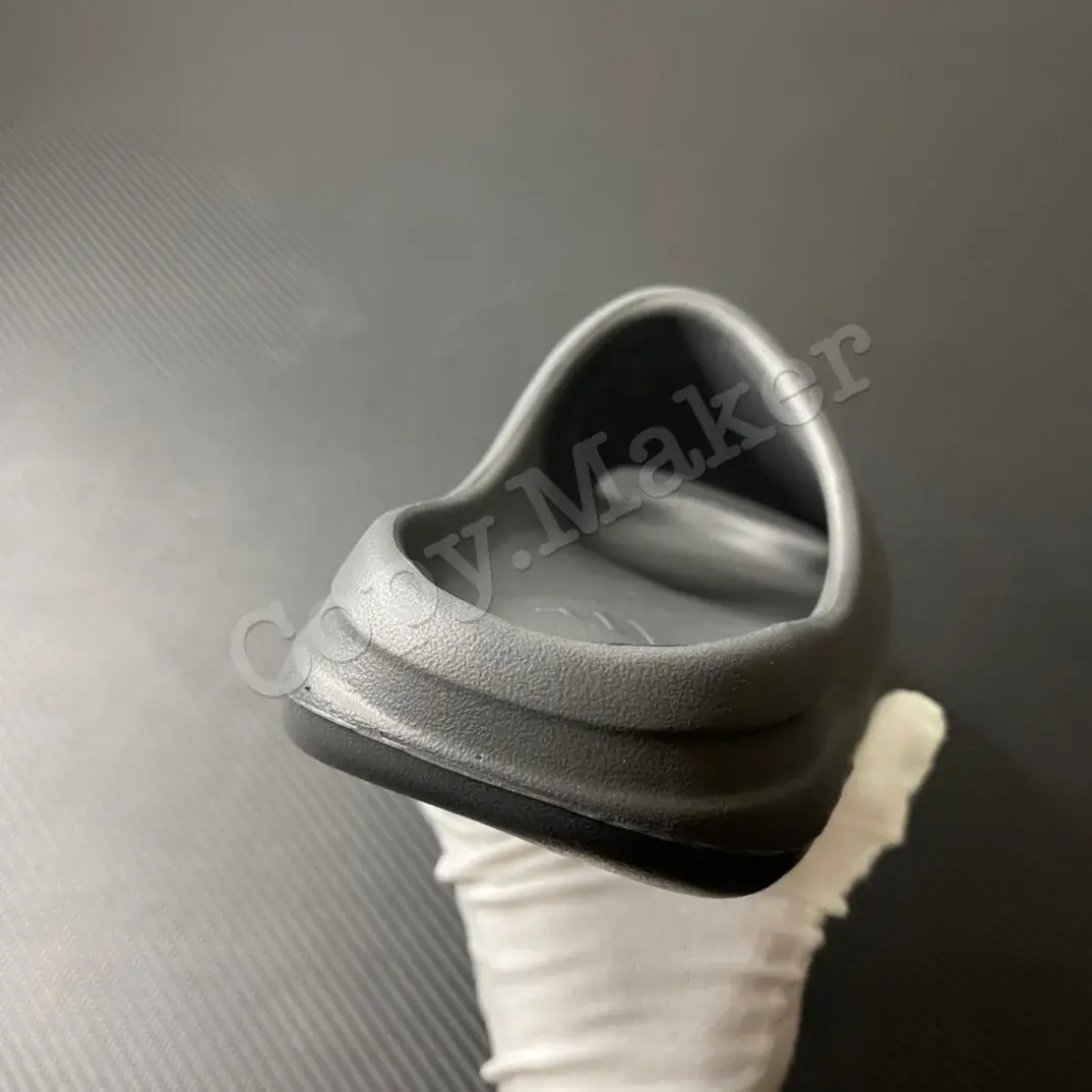 【現貨】YEEZY Slide “Onyx” HQ6448 kanye west YZY 拖鞋 鞋子 休閒拖 踩屎感 黑瑪瑙 黑色