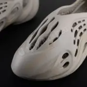 【現貨】YEEZY Foam Runner "Stone Sage" 灰棕 鼠尾草 洞洞鞋 洞洞拖 拖鞋 YZY GX4472：圖片 6