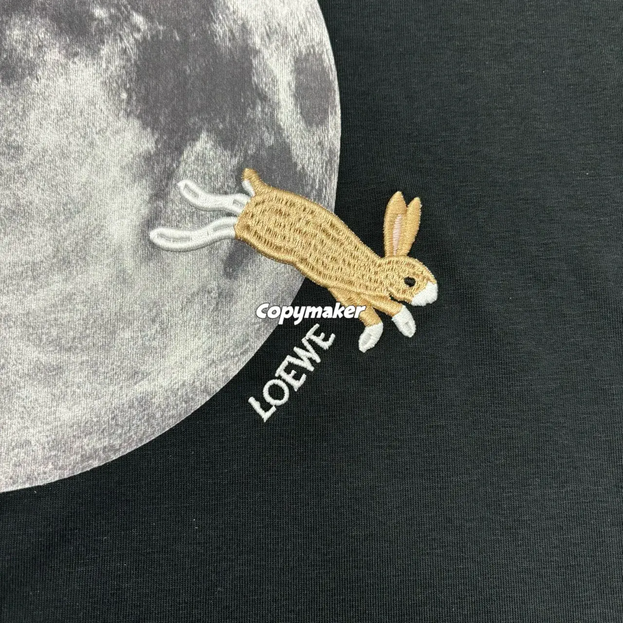 【現貨】【全套包裝】LOWE x Suna Fujita 25SS 聯名 兔子月兔滿月刺繡 短袖T恤 黑色