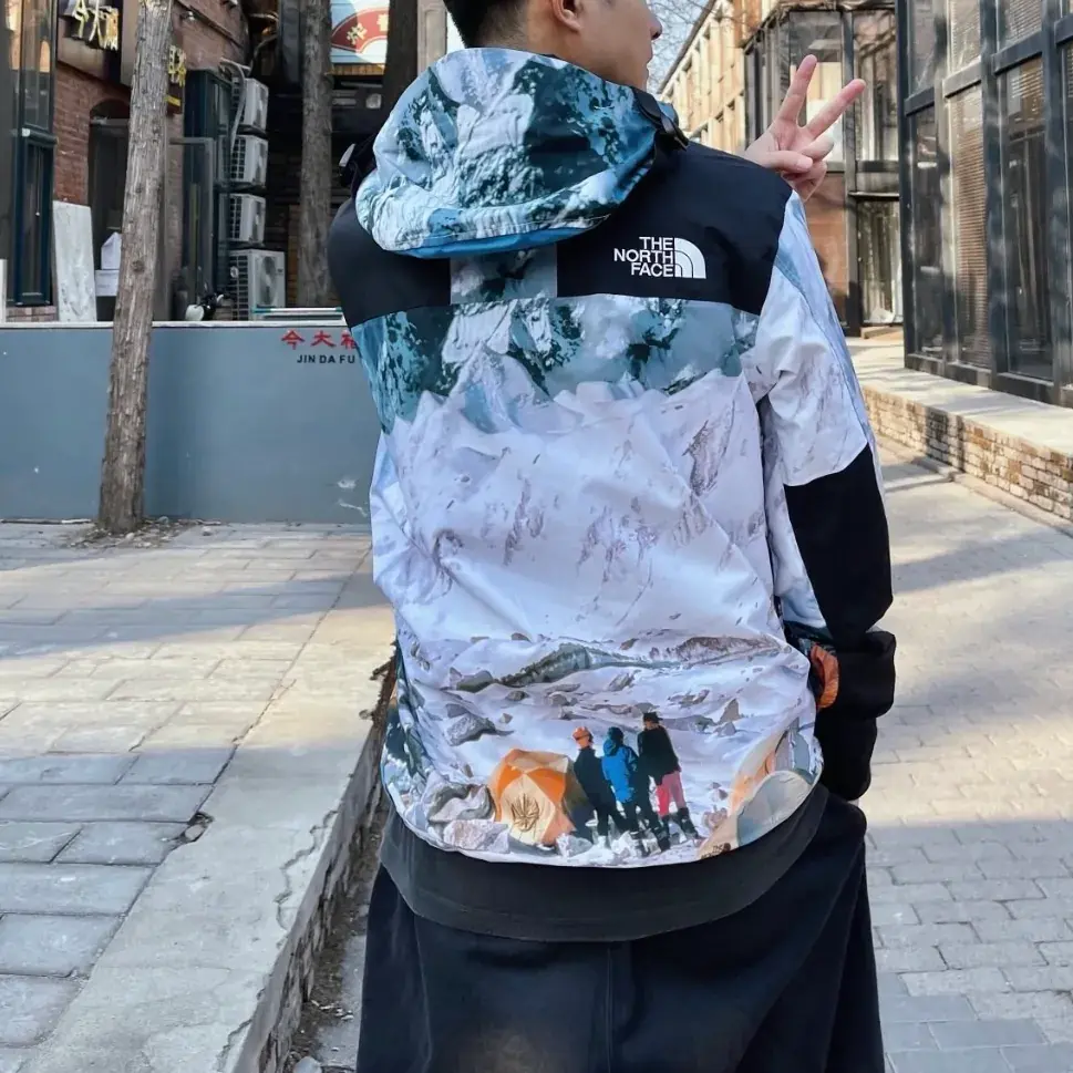 TNF x INVINCIBLE 19FW 聯名 Printed Mountain Jacket 雪山營地衝鋒衣 風衣外套