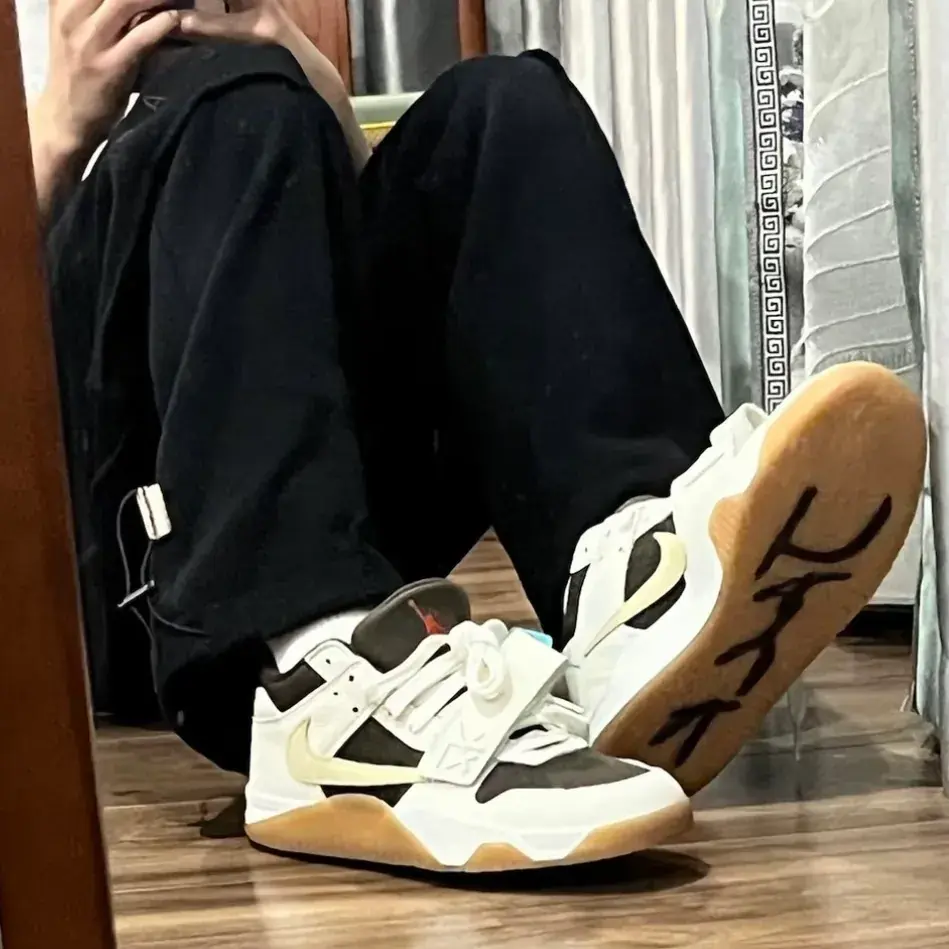 【預售】Travis Scott x Jordan Jumpman Jack TR 聯名 復古籃球鞋休閒鞋 FZ8117-100 倒鉤