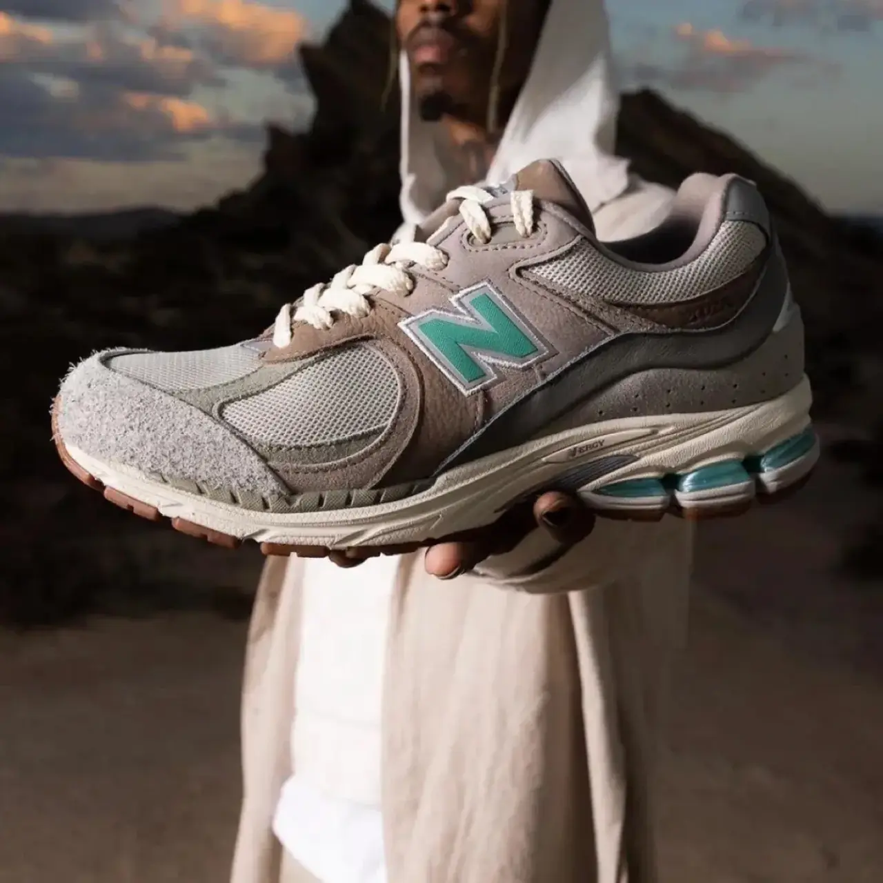 【預售】Atoms x NB 2002R 聯名 米棕綠 慢跑鞋 休閒鞋 M2002RAM