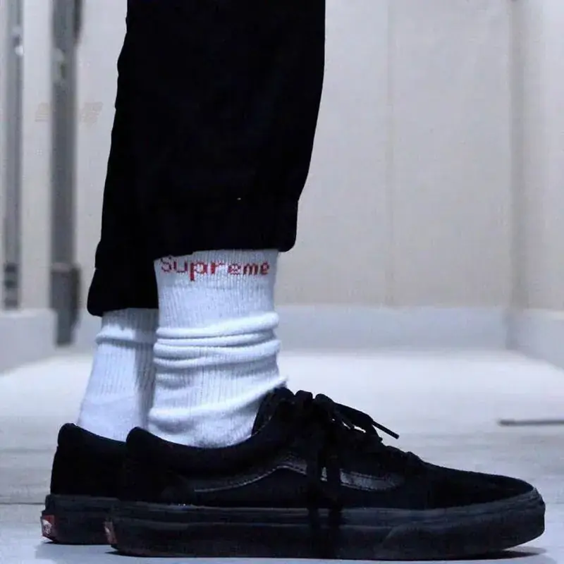 【現貨】【雙11新品】Sup x Hanes 聯名經典 純棉襪子中筒襪棉襪長襪 一組四雙 黑/白