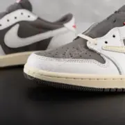 【預售】Travis Scott x Air Jordan 1 Low OG “Reverse Mocha” 聯名 反轉摩卡 白棕 倒鉤 AJ1：圖片 11