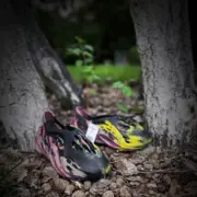 【現貨】YEEZY Foam Runner "MX Carbon" 紫色小丑 洞洞鞋 洞洞拖 拖鞋 YZY IG9562：圖片 5