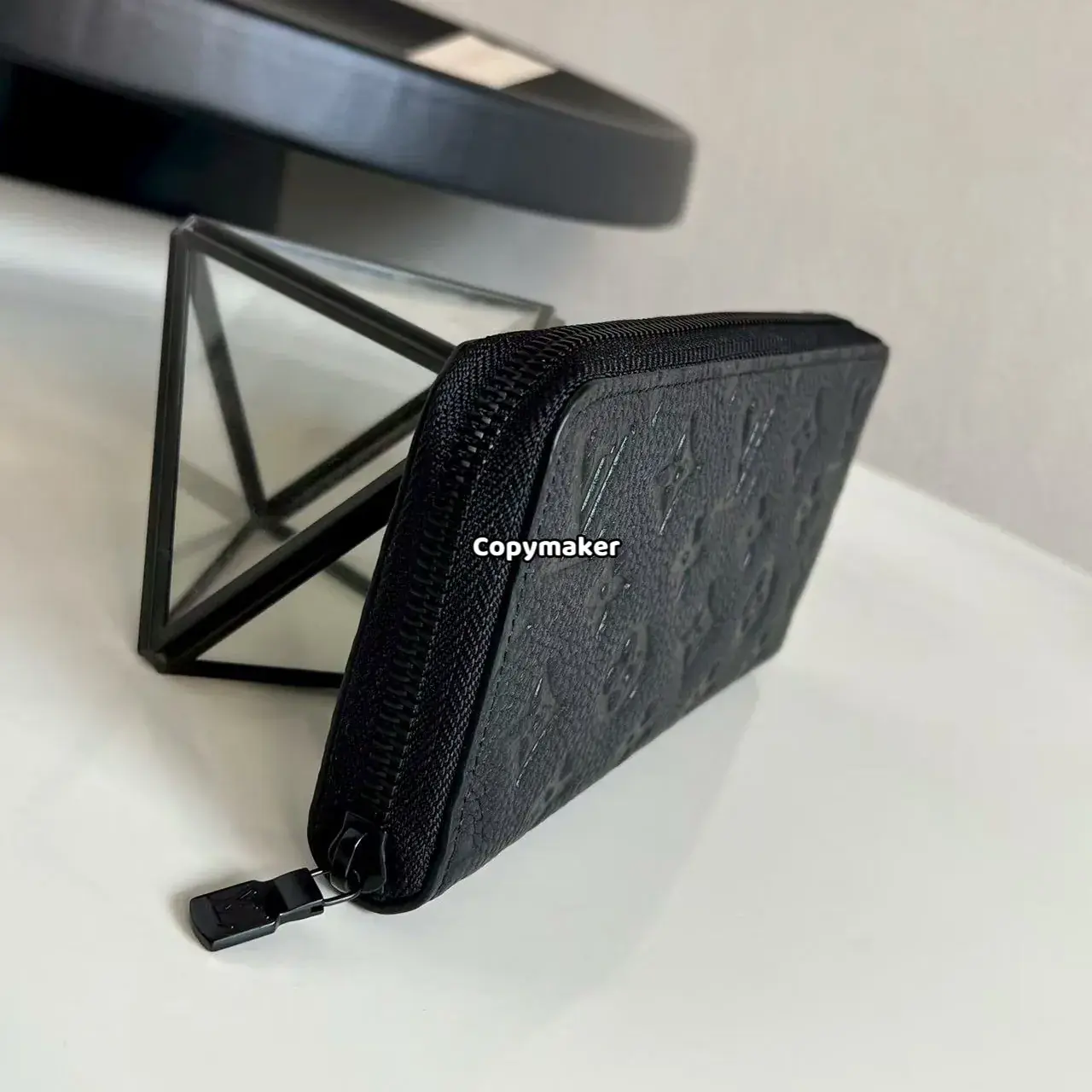 【現貨】1V Zippy 經典老花壓紋 滿版Logo 頭層牛皮 黑色 長夾皮夾錢包 M11721