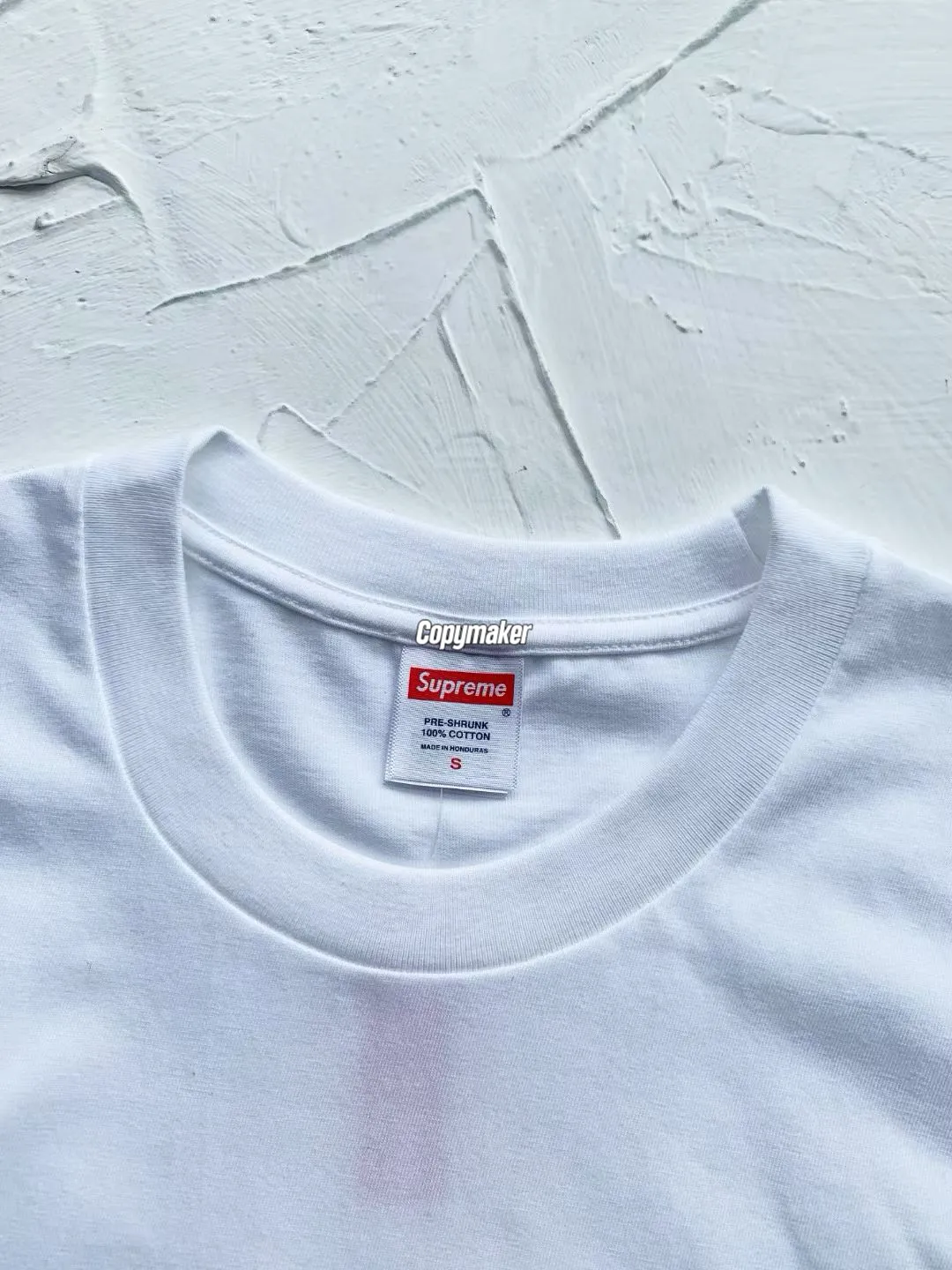 【預售】Sup FW25 WEEK17 Dash Snow Tee 正面小logo後背人物圖像短袖T恤 黑/白