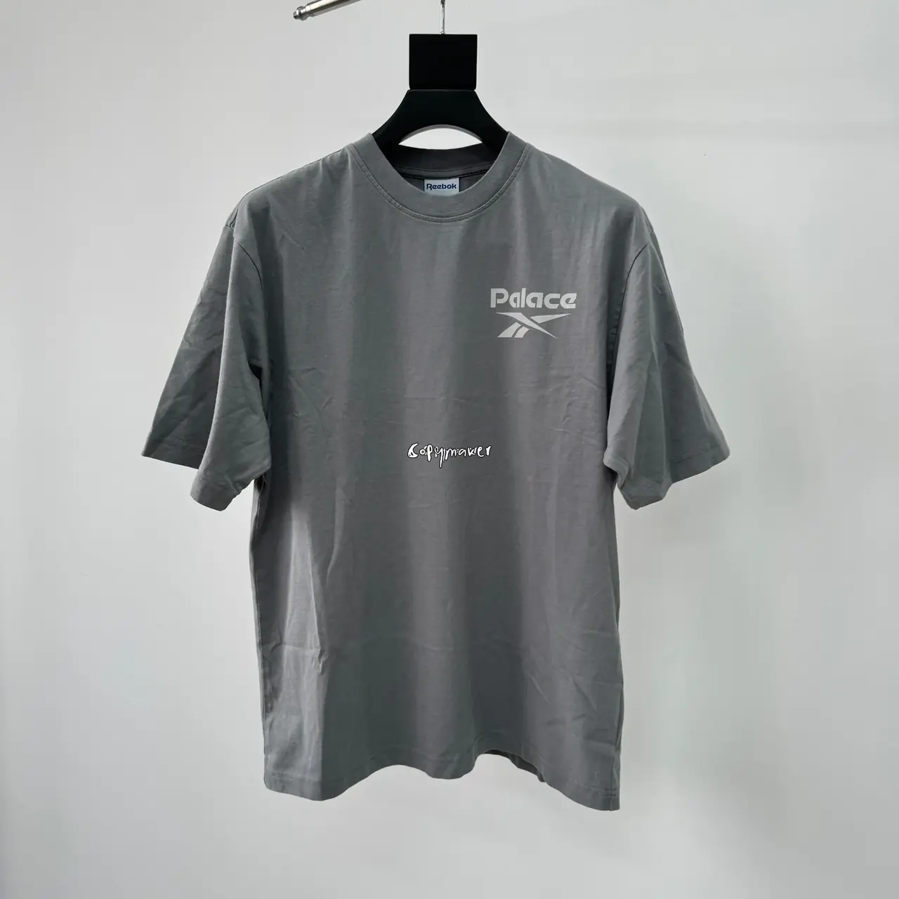 PALACE x REBOK 24SS 聯名 正面小ogo背後大印花 短袖T恤 灰色