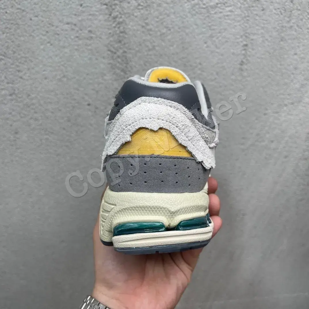 【預售】NB 2002R