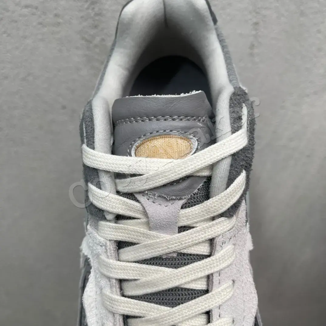 【預售】NB 2002R