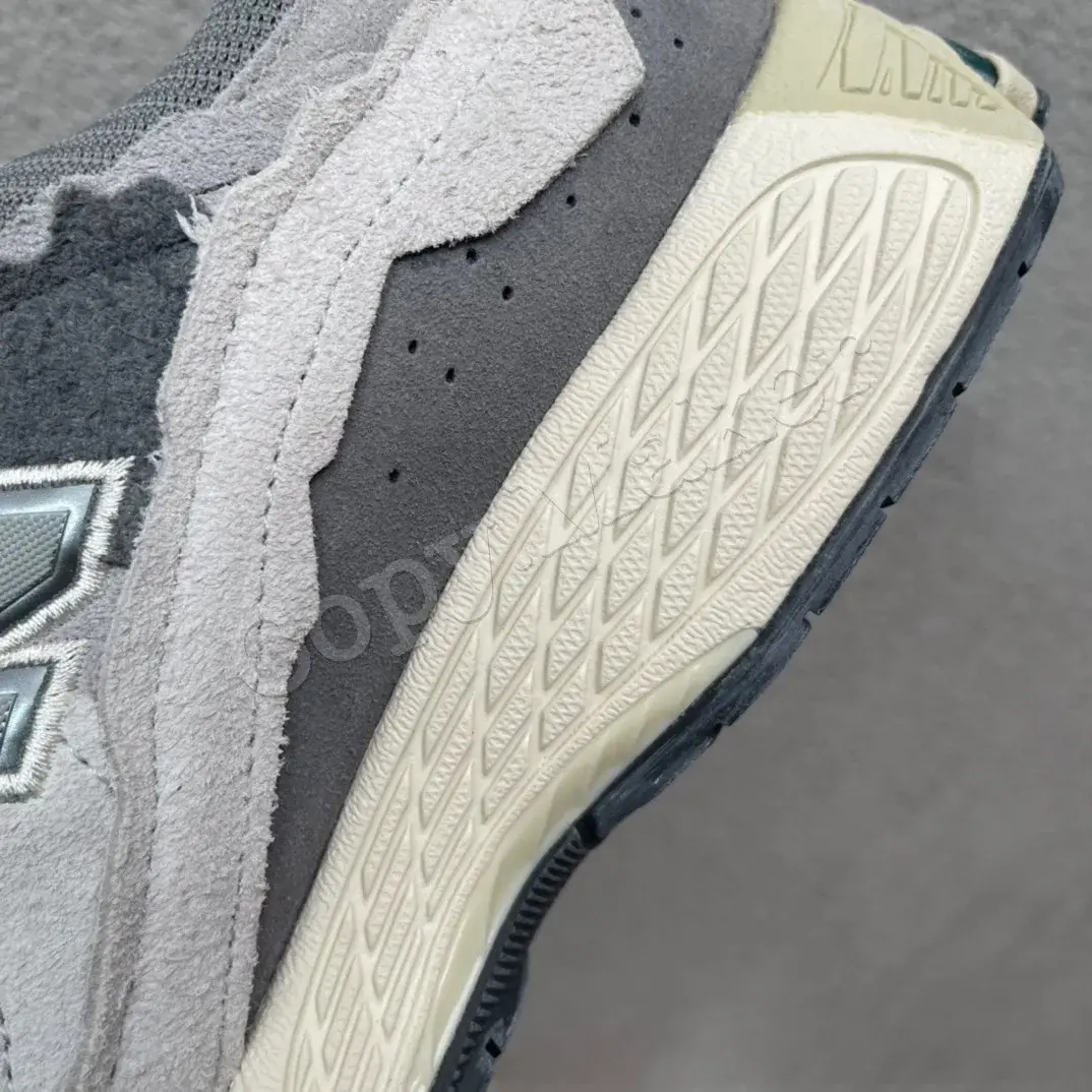 【預售】NB 2002R