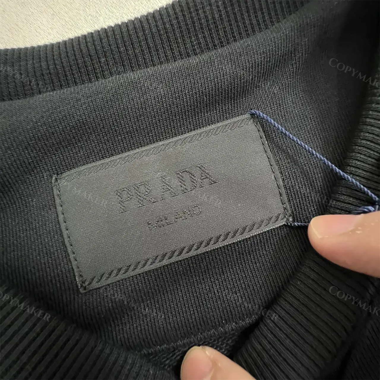 PRA 23FW 素色簡約 三角標小logo 鐵牌 大學T圓領衛衣長袖