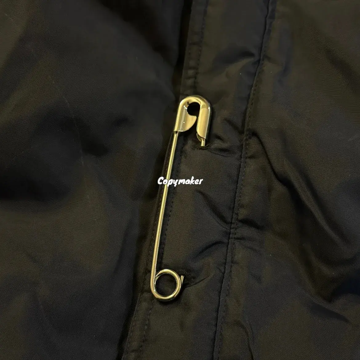 巴黎 BLC 24FW 雙面穿 刺繡小logo 別針 類羽絨棉服夾克外套 黑色/深藍色