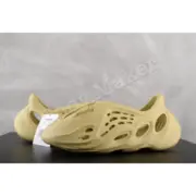 【現貨】YEEZY Foam Runner "Sulfur" 米黃 硫黃 洞洞鞋 洞洞拖 拖鞋 YZY GV6775：圖片 3
