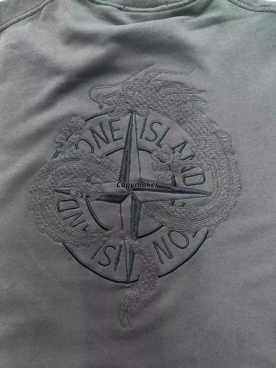 STONE ISLAND 24FW 石頭島 龍年系列限定款 後背神龍刺繡 長袖圓領衛衣大學T