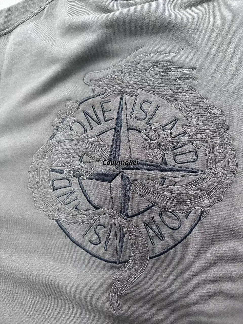 STONE ISLAND 24FW 石頭島 龍年系列限定款 後背神龍刺繡 長袖圓領衛衣大學T