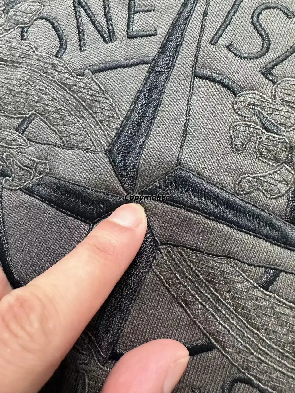 STONE ISLAND 24FW 石頭島 龍年系列限定款 後背神龍刺繡 長袖圓領衛衣大學T
